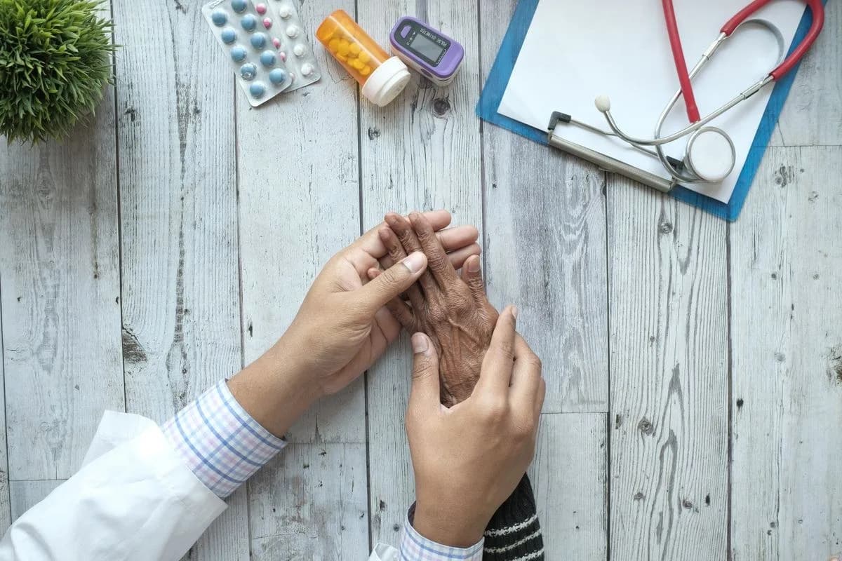 Femoral Herni Neden Oluşur? Kimlerde Daha Sık Görülür?
